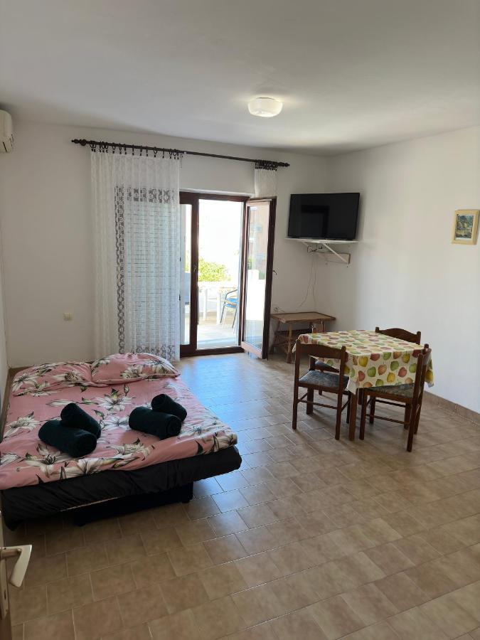 Apartmani Marko Novalja Kültér fotó