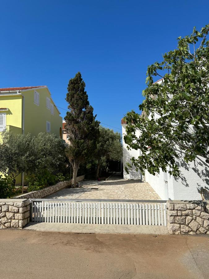 Apartmani Marko Novalja Kültér fotó
