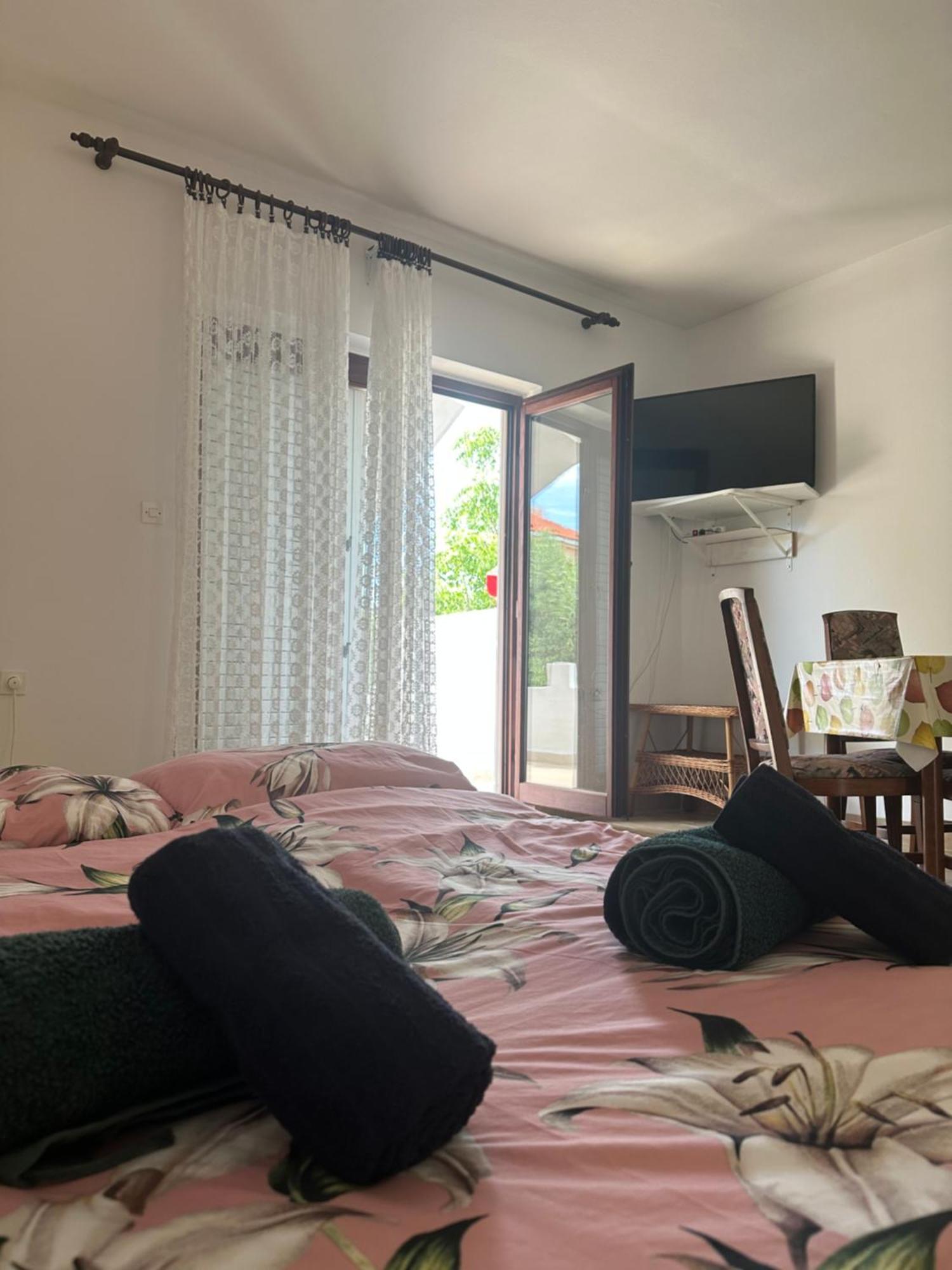 Apartmani Marko Novalja Kültér fotó