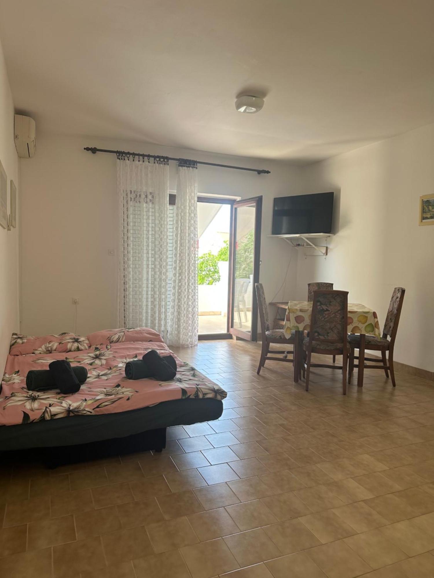 Apartmani Marko Novalja Kültér fotó